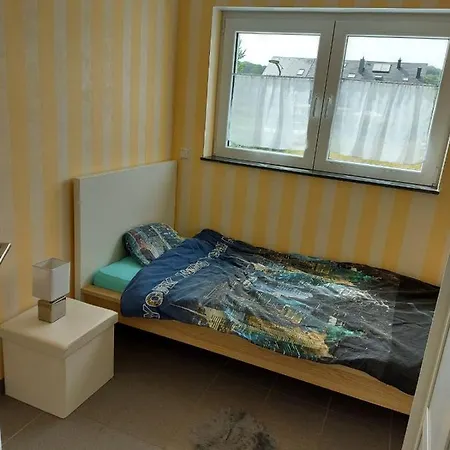 Séjour chez l'habitant Several Different Rooms, Newly Furnished, In A New House In *