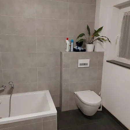 Several Different Rooms, Newly Furnished, In A New House In Alloggio in famiglia