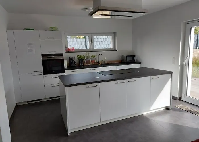 Several Different Rooms, Newly Furnished, In A New House In Habitación en casa particular Vichten