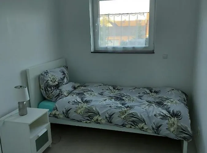 Several Different Rooms, Newly Furnished, In A New House In Habitación en casa particular