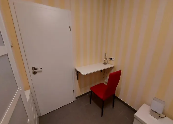 Alloggio in famiglia Several Different Rooms, Newly Furnished, In A New House In